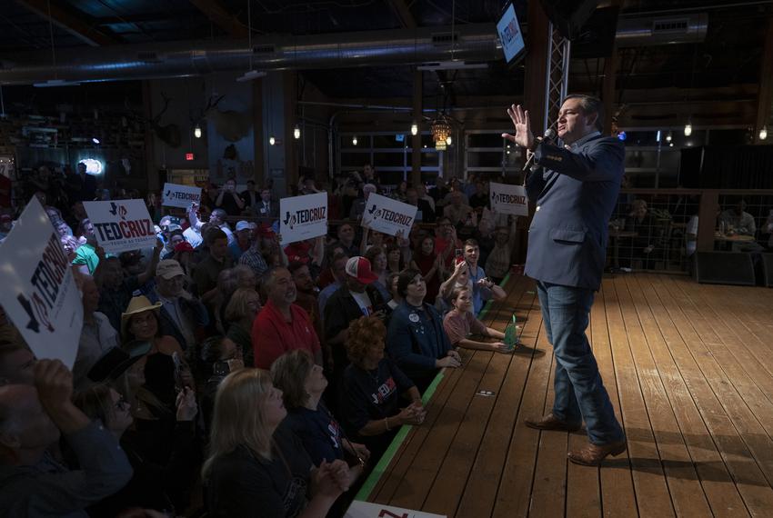 U.S. Sen. Ted Cruz, R-Texas, gives closing arguments to a crowd at the Redneck Country Club in Stafford on Nov. 5, 2018.